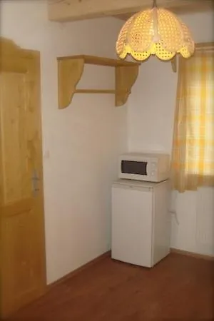 Beskydek Iii 招待所 3*